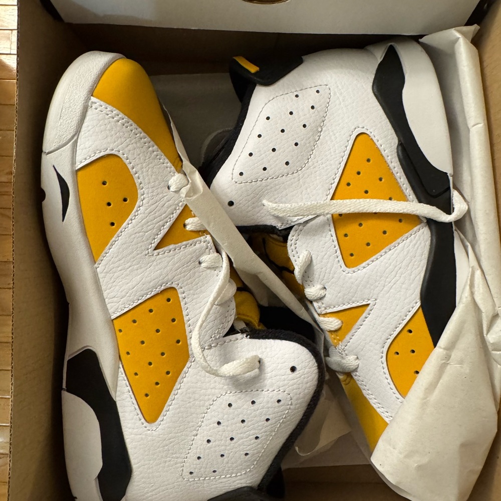 Jordan Dub Zero Kids White and Yellow Sneakers